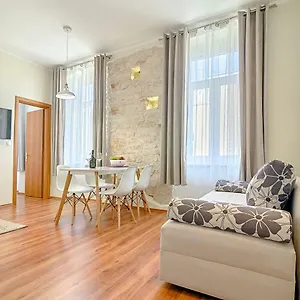 Zora & Natale Apartment